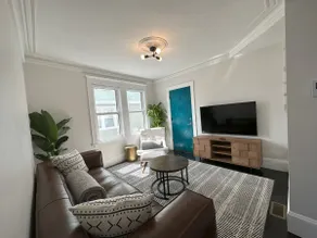 Chic Downtown Salem 3 Bedroom w/ Parking - Image 4