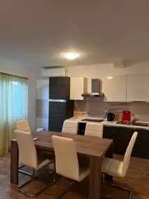 Peaceful oasis with sea view and parking spot - Image 3