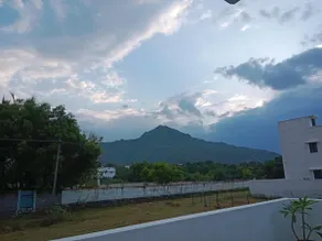 Serene home with a magnificent view of Arunachala - Image 3