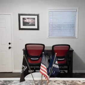 5 Rooms | Great Location | Red Haven Retreat - Image 3