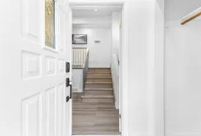 Pierrefonds 4BR House with Garden & EV station - Image 2