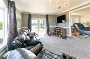 An Entertainment Oasis! - Image 4