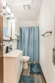 Cozy Hive Retreat | Central | Fenced | 2 Bed - Image 3