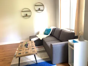 Bloor Yonge Cozy 1BR And Den Free Parking - Image 3