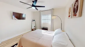 Modern Home Great Location - Image 4