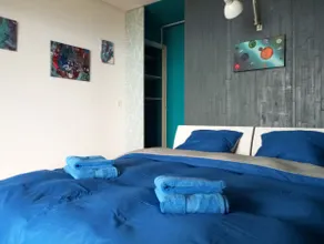 Apartment with lake view - Image 2