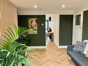 City Centre Garden Apartment - Image 5