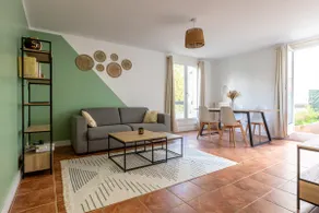 Duplex • Free Private Parking •Terrace •RERD/T12 - Image 2