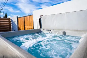 Casa del Sol: Luxury Heatable Pool w/ Guest House - Image 4