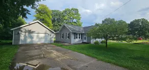 Family Home Near Top Attractions - Image 3