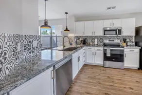 MUST SEE! Large 3-Bedroom Home in DT Gilbert - Image 2