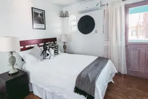 Gorgeous Beachfront Villa @ Paradise Point - Image 2