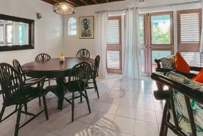 Gorgeous Beachfront Villa @ Paradise Point - Image 4