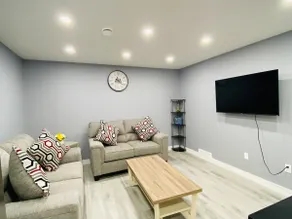 Beautiful 2 Bedroom suite ! - Image 2