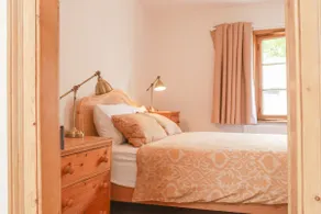2 bed, 2 ensuite in the heart of Hastings Old Town - Image 5