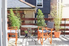 2 bed, 2 ensuite in the heart of Hastings Old Town - Image 4