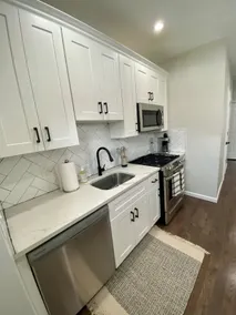 Chic City Duplex – Near Manhattan - Image 2