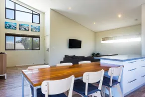 Modern Studio Apartment in Scarborough - Image 5