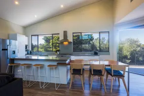 Modern Studio Apartment in Scarborough - Image 3