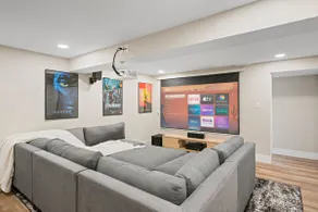 Glamorous Old Town Urban Oasis w/ Movie Theater - Image 3