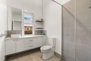 Cozy home in East Toowoomba - Image 5