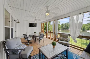 Scenic Hideaway 4Br Beautiful Lake Home - Image 2
