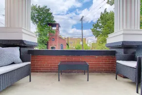 Upscale Little Italy Two Bedroom w/ Private Drive - Image 5