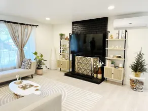 The Cozy Vancouver Home - Image 4