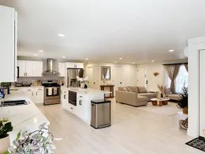 The Cozy Vancouver Home - Image 5