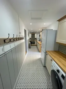 Cosy cottage in the heart of Taunton with parking - Image 5