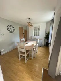 Cosy cottage in the heart of Taunton with parking - Image 4