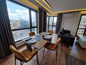 Boulevard View - Image 2
