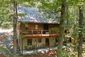 Travelers Rest Cabin- Stylish 5 BR Home on 8 Acres - Image 2