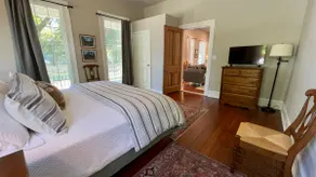 Downtown Historic Luxury - Image 3