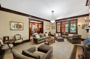 Majestic Hyde Park Historic Home - Image 4