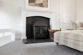 Two Bedroom Country Cottage With Parking - Image 3