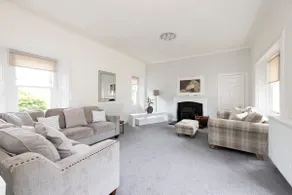 Two Bedroom Country Cottage With Parking - Image 2