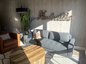 Touch of class-West End - Image 5