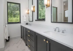 New Modern 4BD/4BA Home with Scenic Views - Image 5