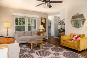 Bailey House 3331 - Image 2