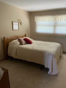 Dee's Haven - Image 5