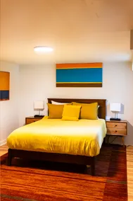 Private Entry Mid-Century Apartment With Hot Tub - Image 3
