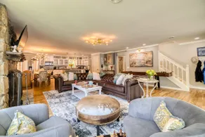 Looking Glass Retreat-Exquisite Waterfront Home - Image 3