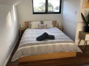 Adorable 1 Bedroom Newtown Studio Perfect Location - Image 2