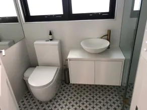 Adorable 1 Bedroom Newtown Studio Perfect Location - Image 5