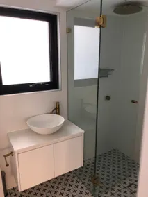 Adorable 1 Bedroom Newtown Studio Perfect Location - Image 4