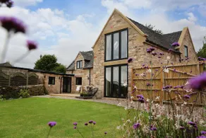 Luxury Cottage in Peak District near Alton Towers - Image 3
