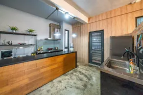 Hualien's seaside is very close to the homestay, walking and enjoying the sea breeze, industrial style and taste! - Image 5