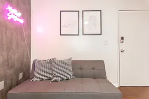 King bed $0 cleaning fee, free parking studio MIA - Image 5