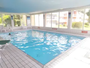 Apartment in a residence with pools - Image 5